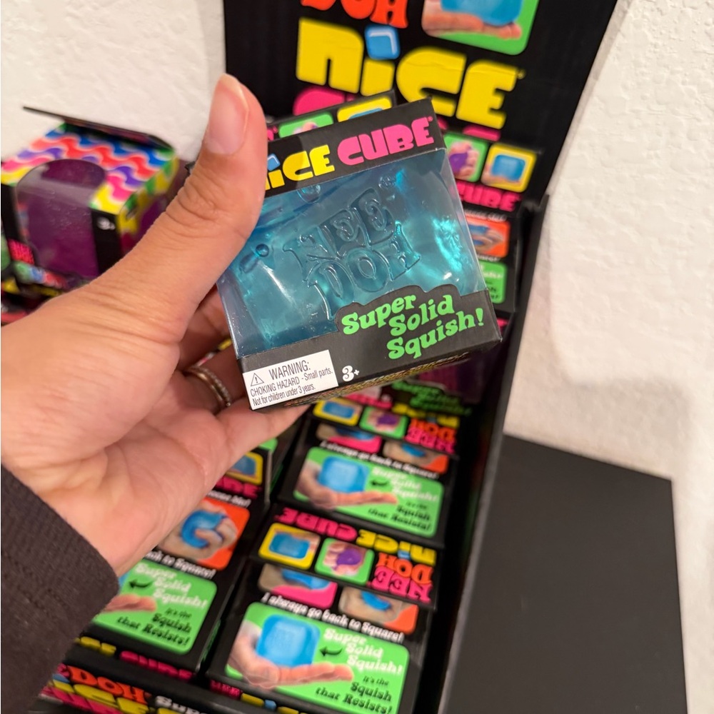 Ice Cube Super Solid Squish - Blue